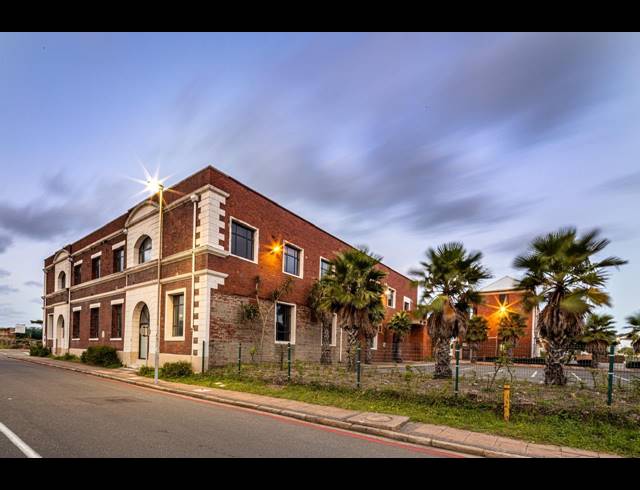 1,508M² OFFICE TO LET IN POINT WATERFRONT